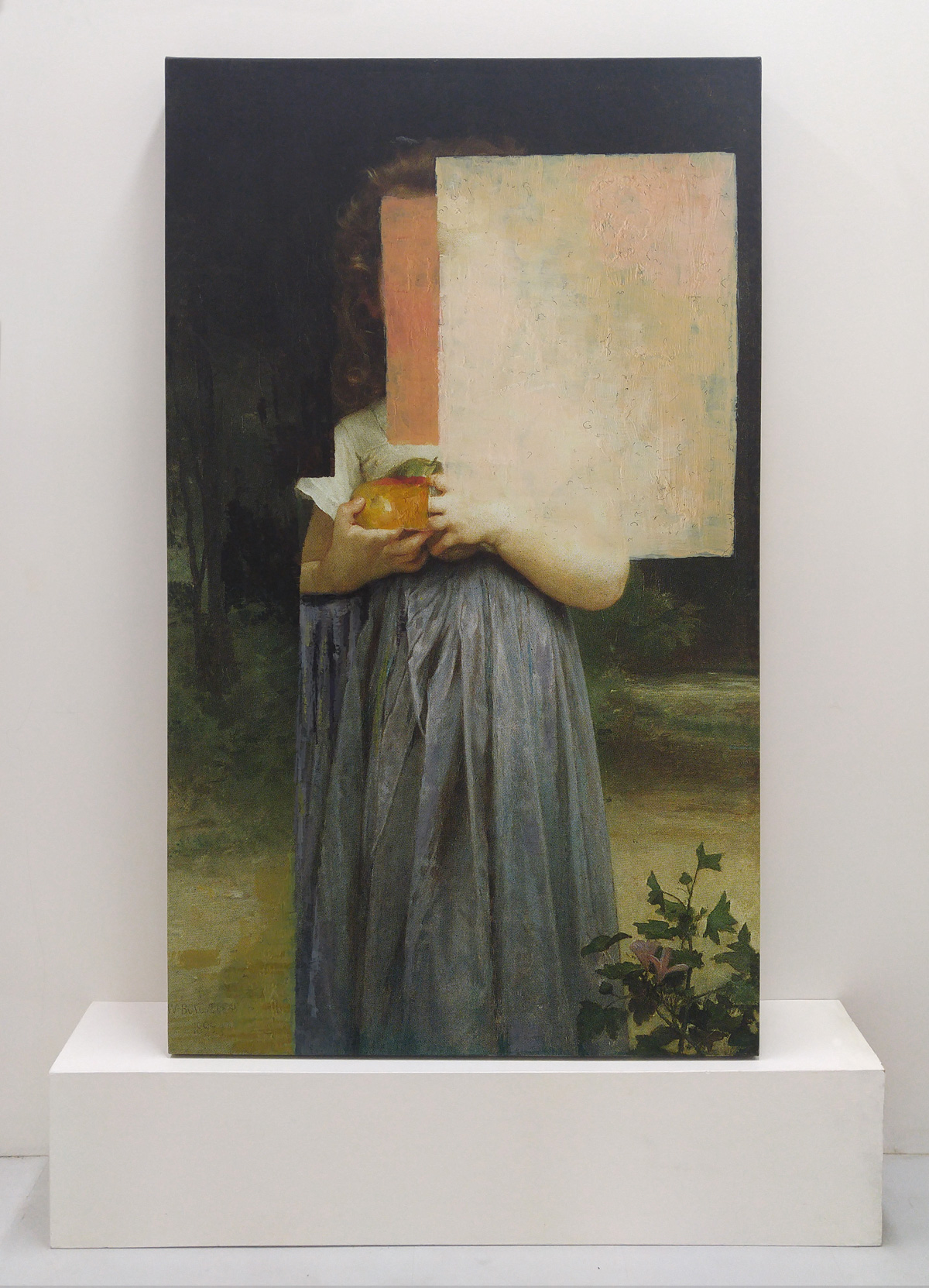 Girl-Holding-Apples_102811